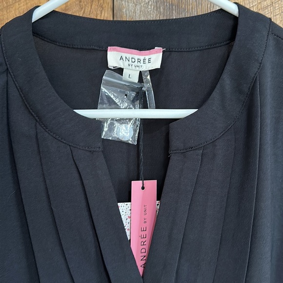 NWT ANDREE BY UNIT The Monroe Top In Black - Picture 2 of 6